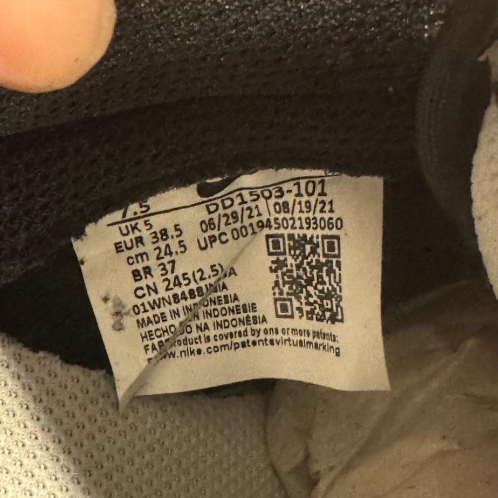 Nike Dunk Low Retro "White/Black" - Picture 10 of 10